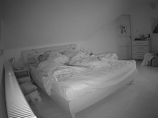 voyeurcam-julmodels-bed-5